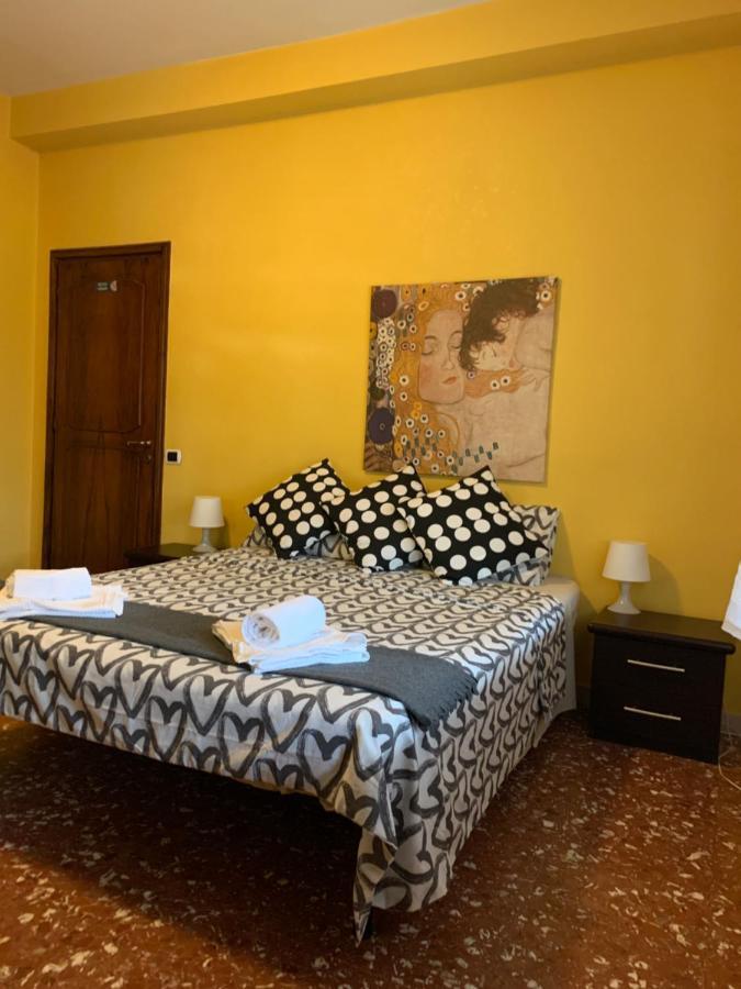 Bella Roma - Ee Hotell Exteriör bild