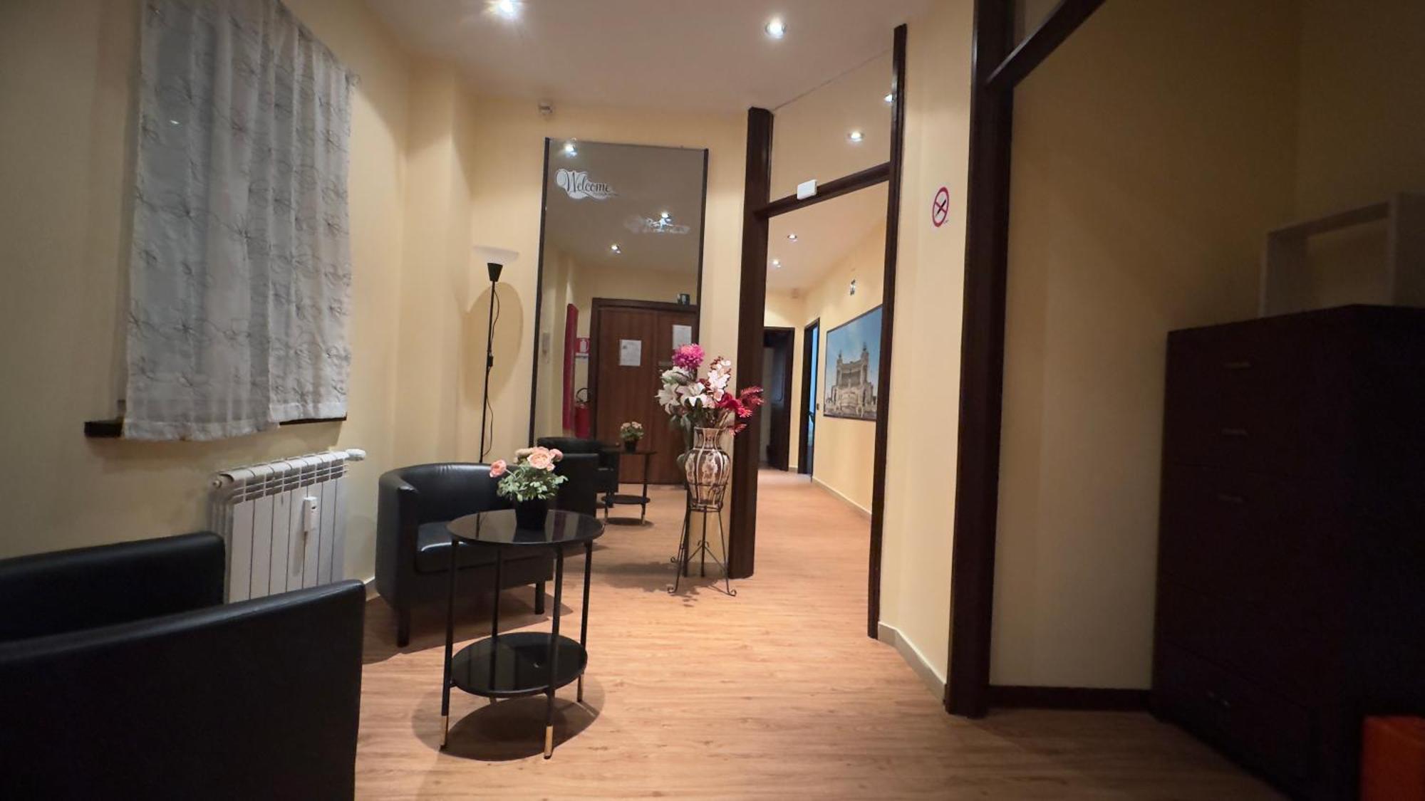 Bella Roma - Ee Hotell Exteriör bild